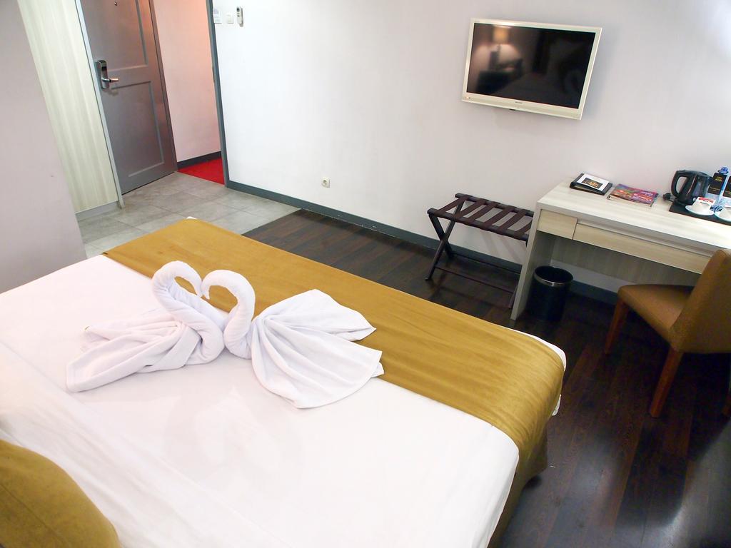 Maven Fatmawati Hotel Jakarta Rum bild