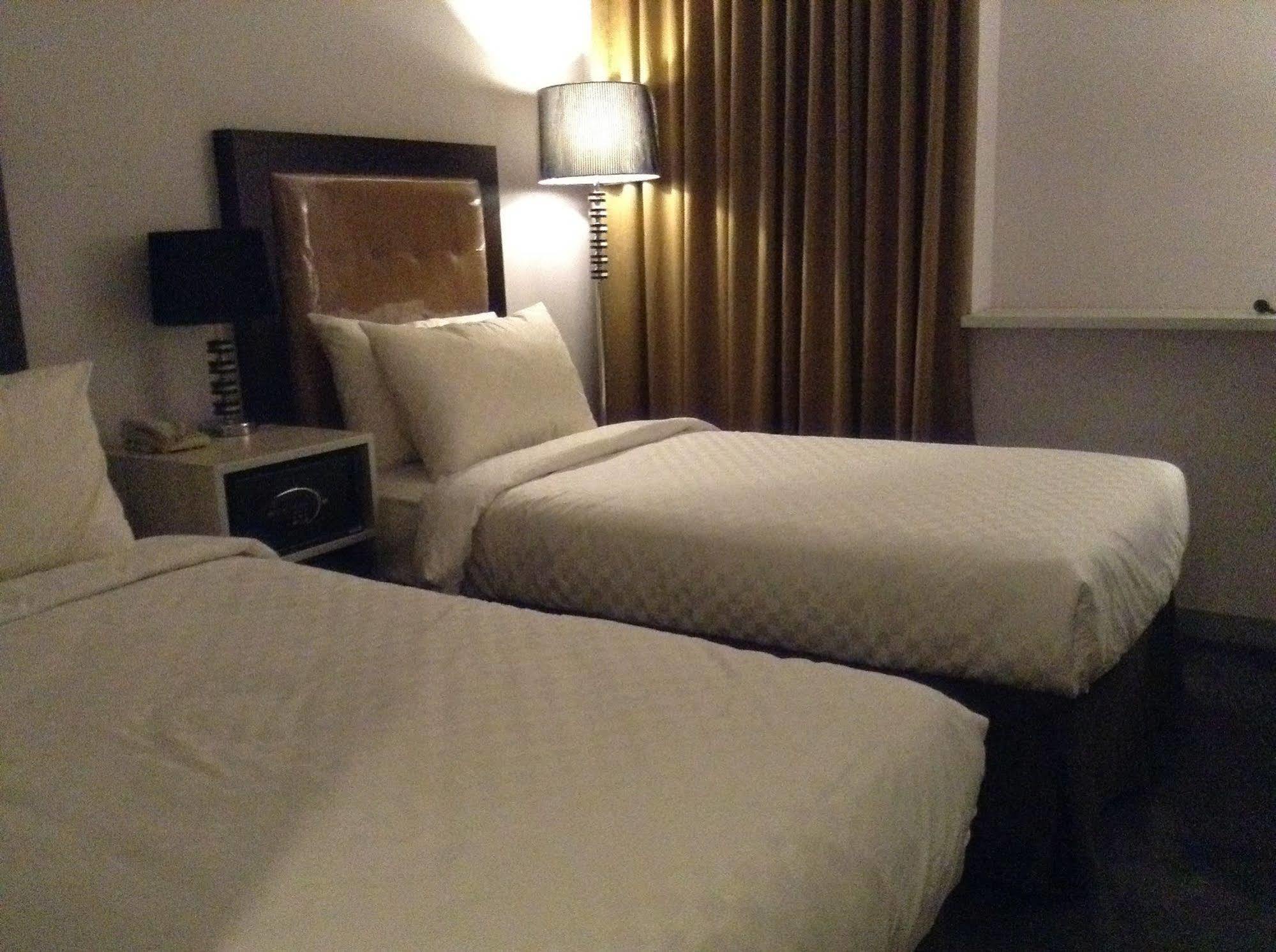 Maven Fatmawati Hotel Jakarta Exteriör bild